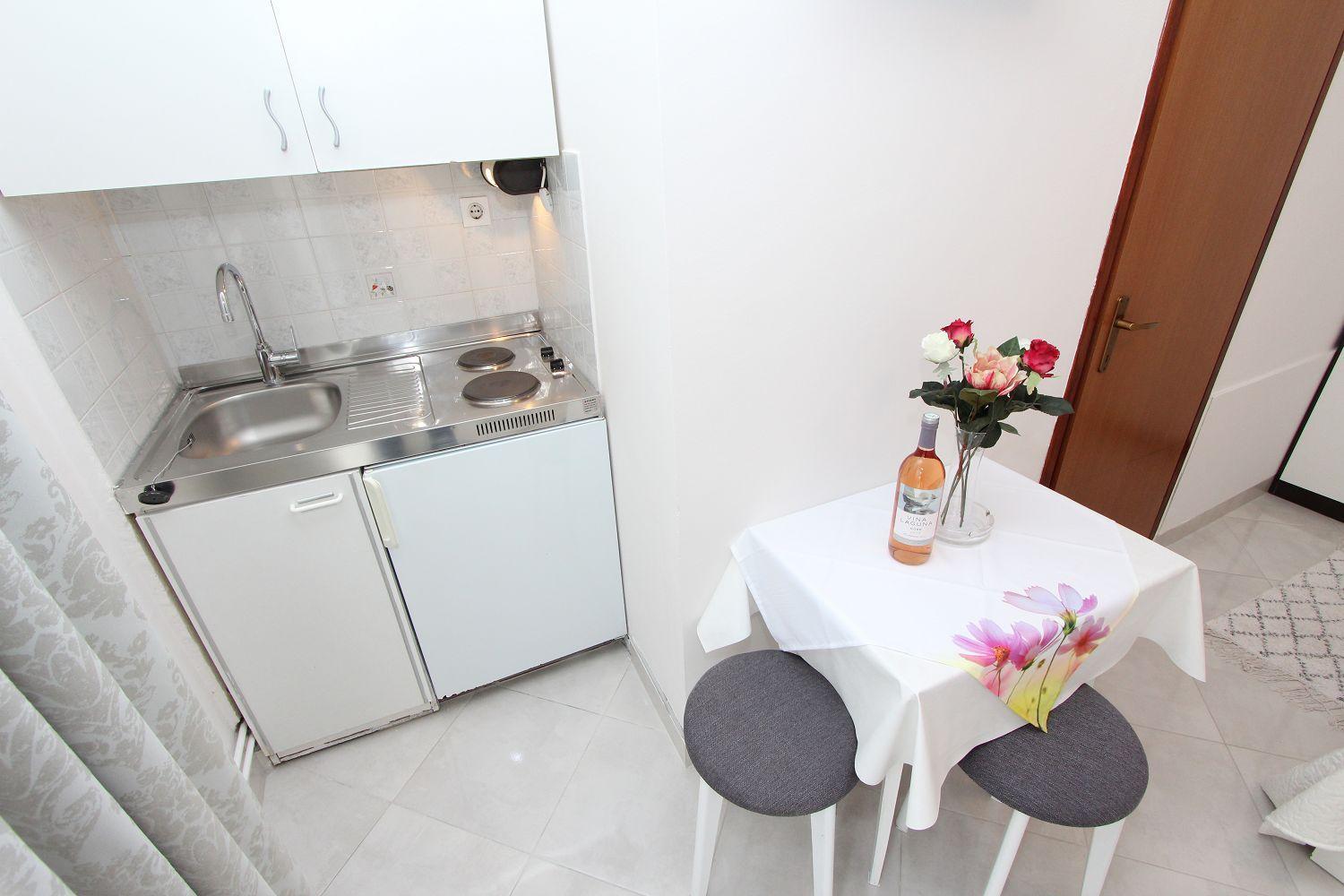 Appartement Cozy Studio-apartment Nur 15 Gehminuten Zum Mit Grillbereich, Terrasse, Wifi