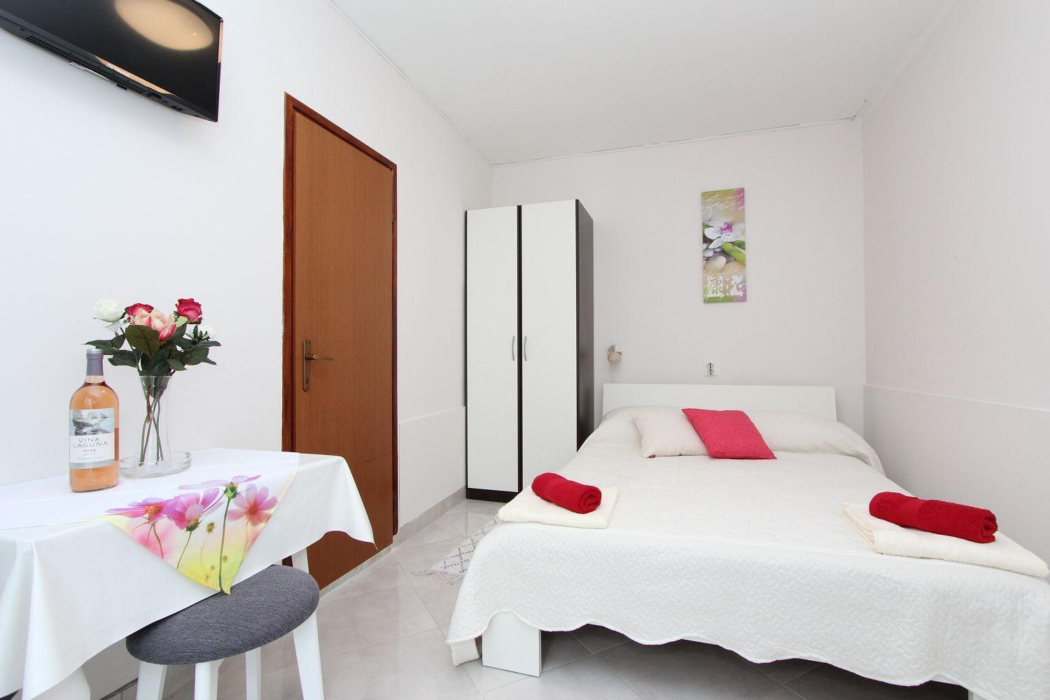 Appartement Cozy Studio-apartment Nur 15 Gehminuten Zum Mit Grillbereich, Terrasse, Wifi Rovinj